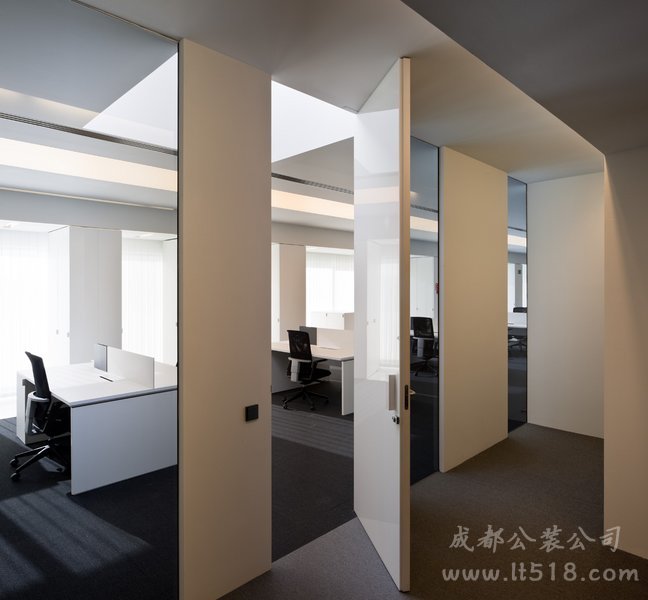 成都現代辦公室裝修風格哪家工裝裝修公司好？