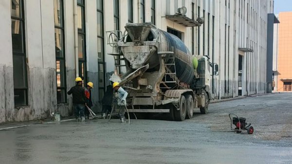 工業(yè)廠房裝修地面地坪的類型及其特點(diǎn)是什么?